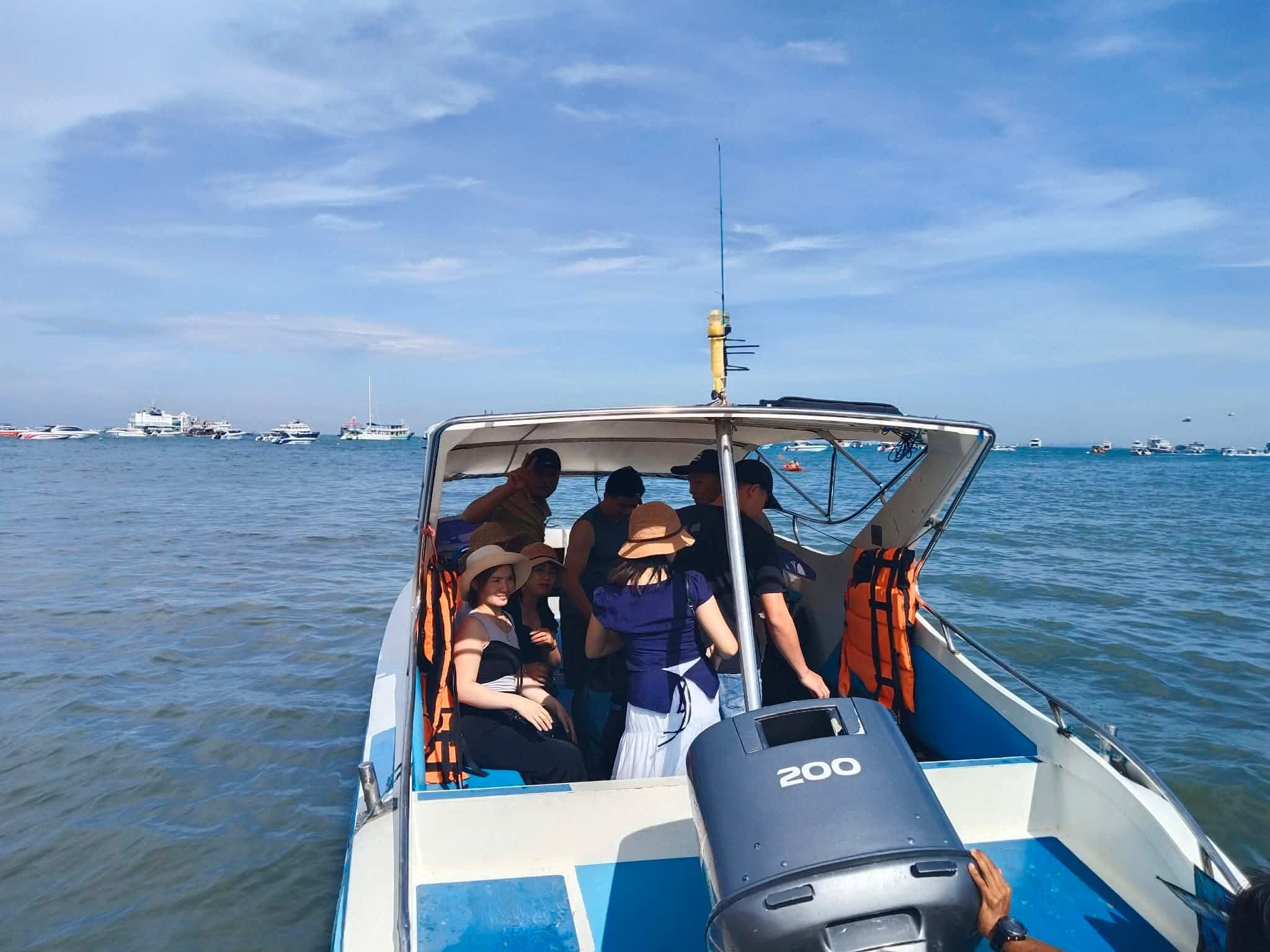 Speedboat to Koh Larn photo 3
