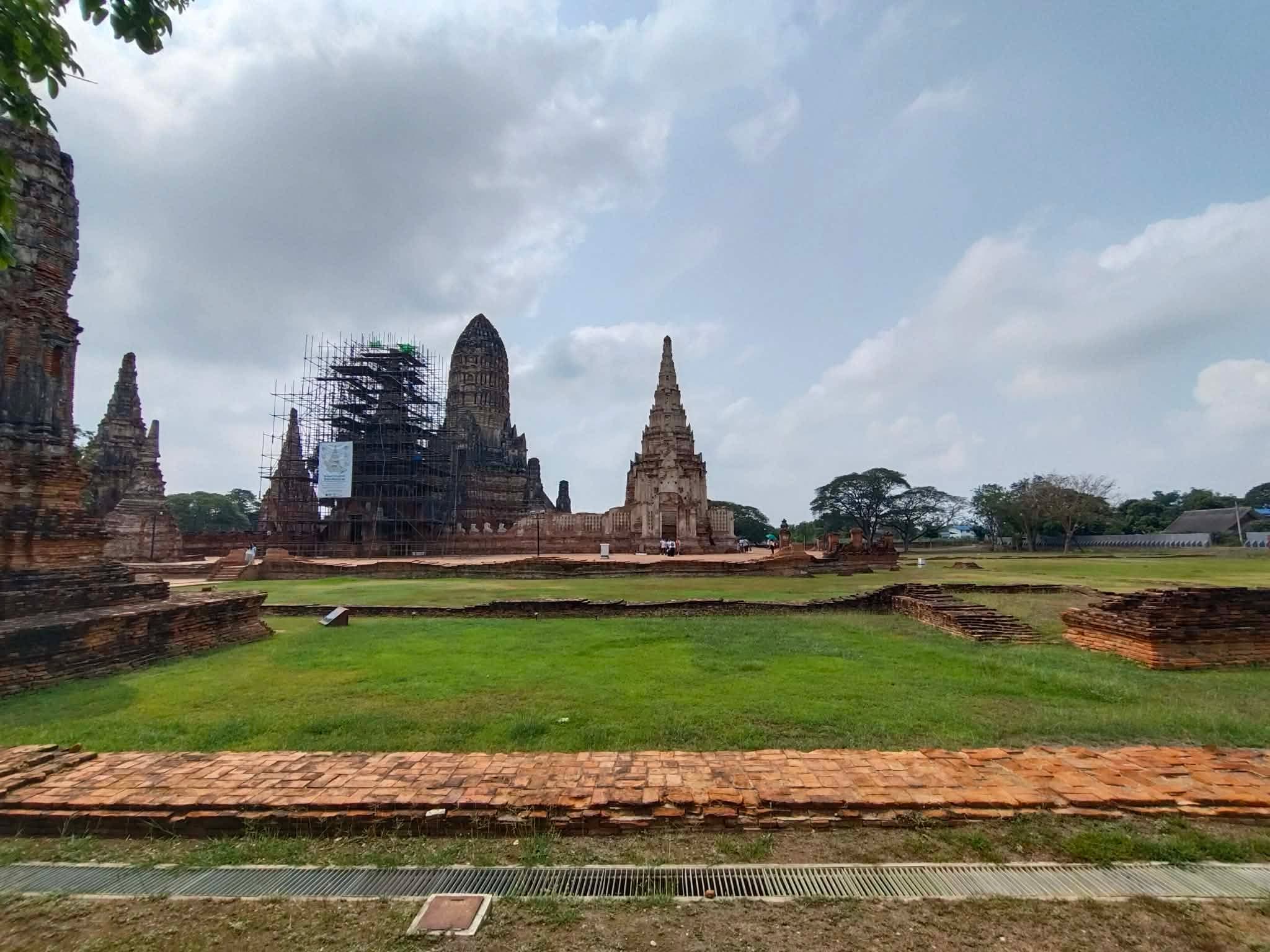 Wat Chaiwatthanaram Historical Park Tour photo 2