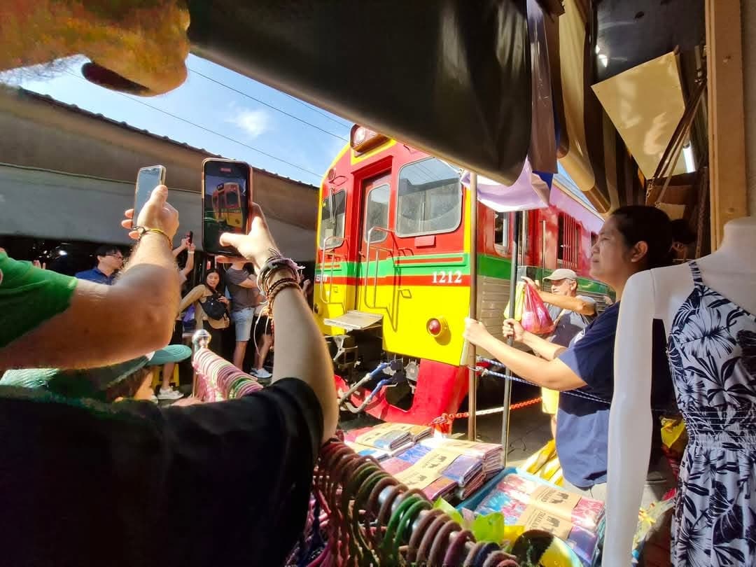 Bangkok Floating Market Tour & Train Market photo 17