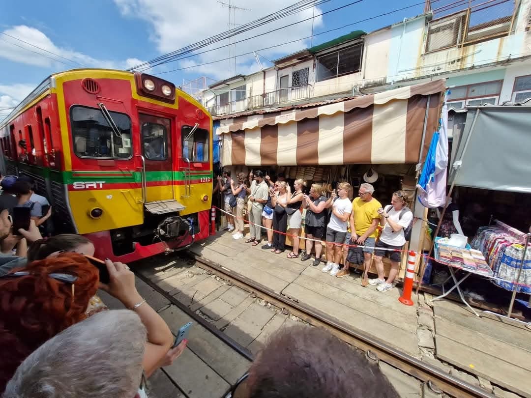 Bangkok Floating Market Tour & Train Market photo 18