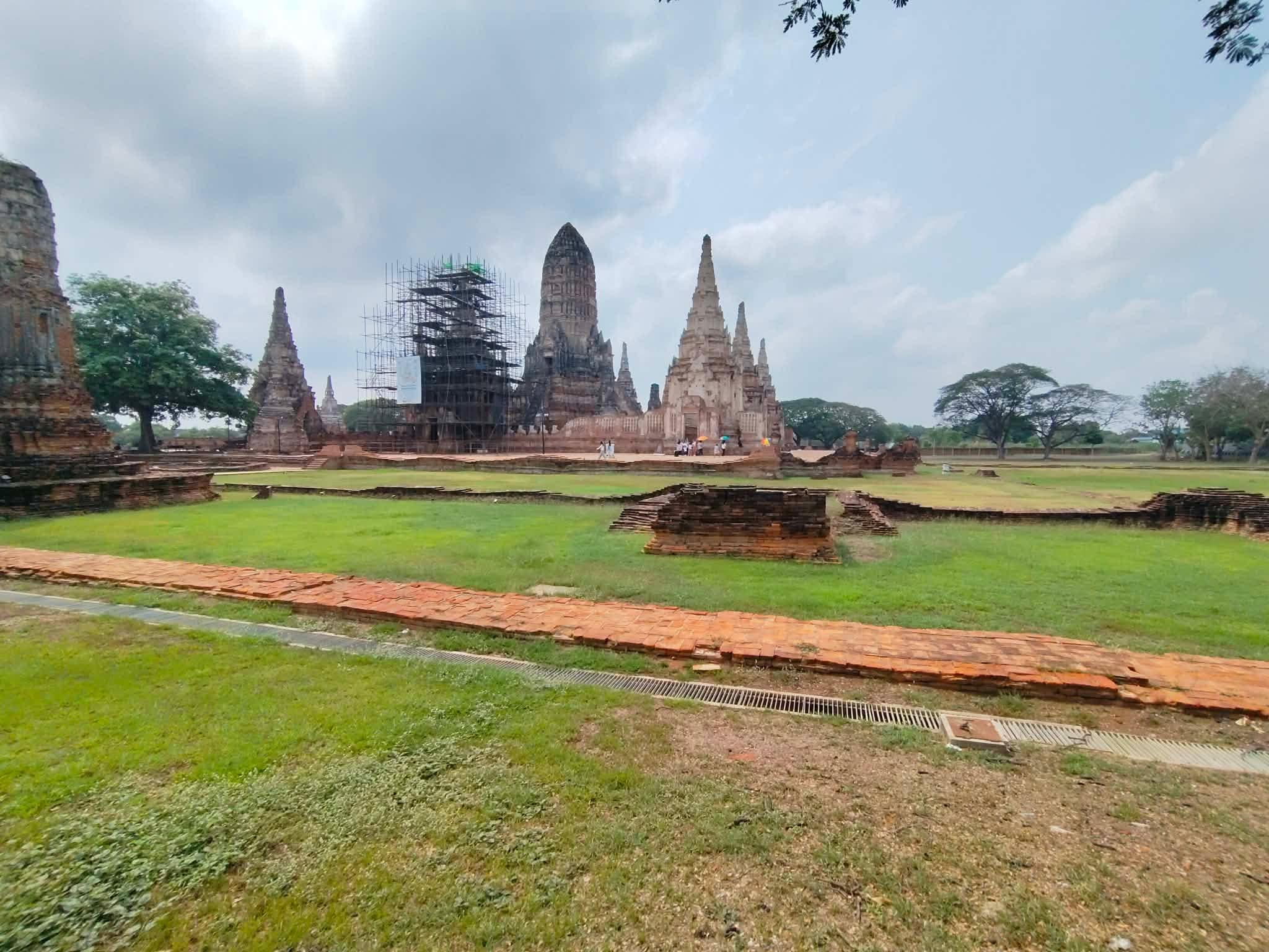 Wat Chaiwatthanaram Historical Park Tour photo 3