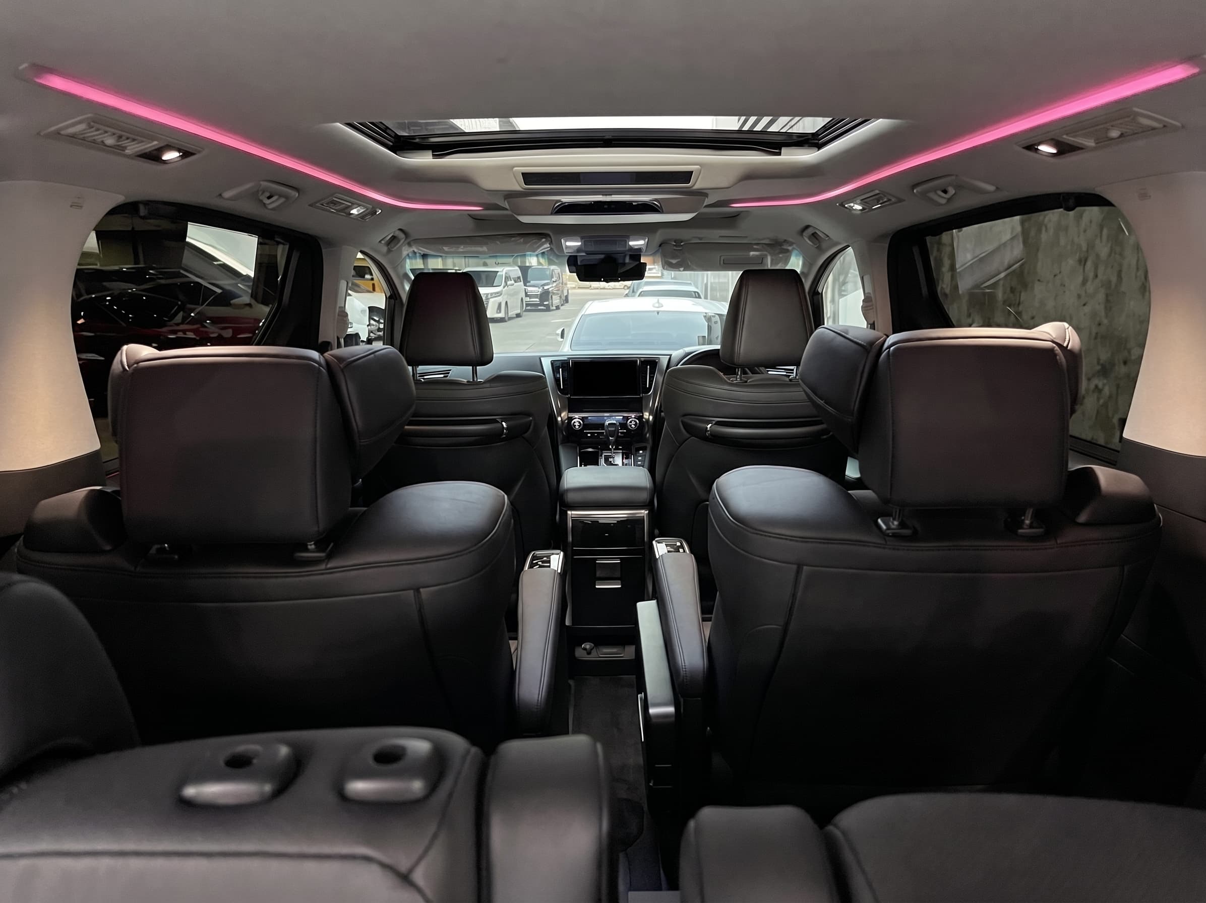 Alphard 30 photo 3