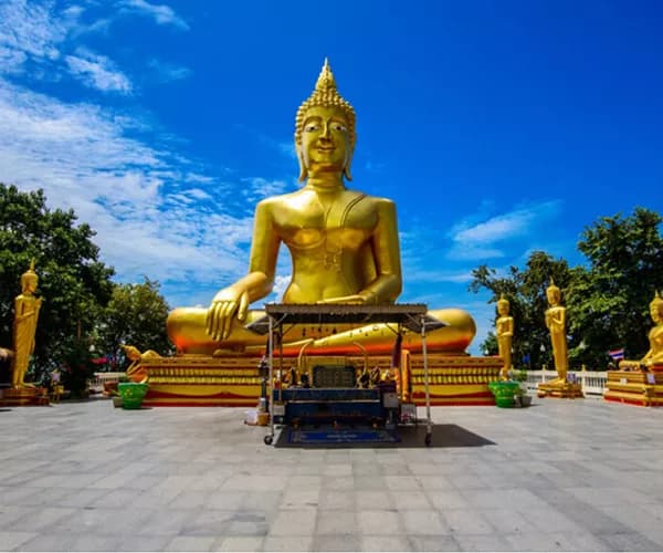 Big Buddha Hill (Wat Phra Yai)